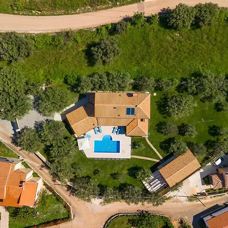 Villa Loverka Near Pula Only 3 Km From The With Sea View Peruski
