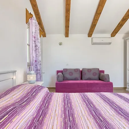Loverka Near Pula Only 3 Km From The With Sea View Peruski