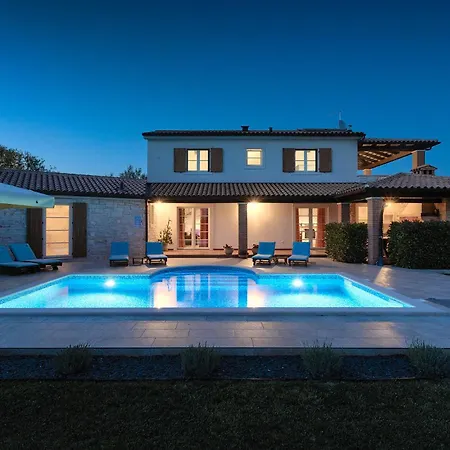 Loverka Near Pula Only 3 Km From The With Sea View Villa *