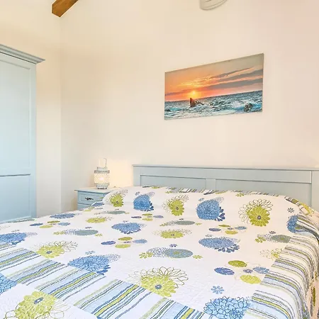 Loverka Near Pula Only 3 Km From The With Sea View Peruski