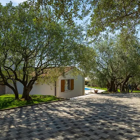 Loverka Near Pula Only 3 Km From The With Sea View Villa