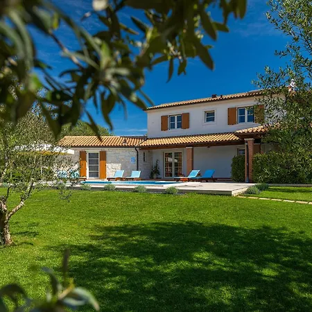 Loverka Near Pula Only 3 Km From The With Sea View Villa Peruski